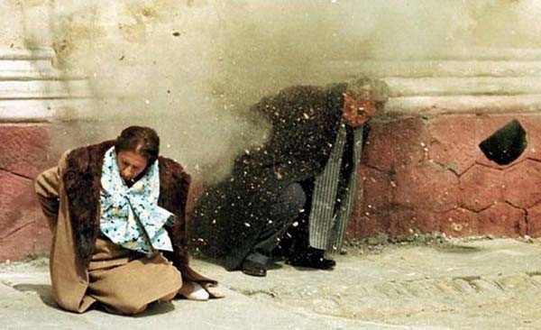 Nicolae Ceausescu & wife: killed Dec. 25, 1989 by soldiers afterbeing overthrown. Nicolae Ceau?escu was a Romanian Communistpolitician. He was General Secretary of the Romanian Communist Partyfrom 1965 to 1989, and as such was the country's last Communist leader.He was also the country's head of state from 1967 to 1989.