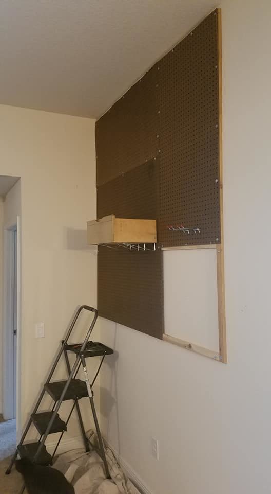 The time had finally come to start assembling the wall. First thing’s first: jumping shelves.